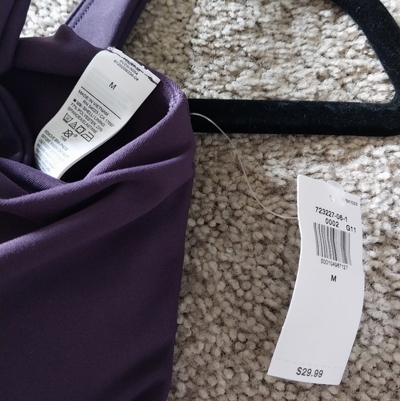 Old Navy Sports Bra - Picture 5 of 5